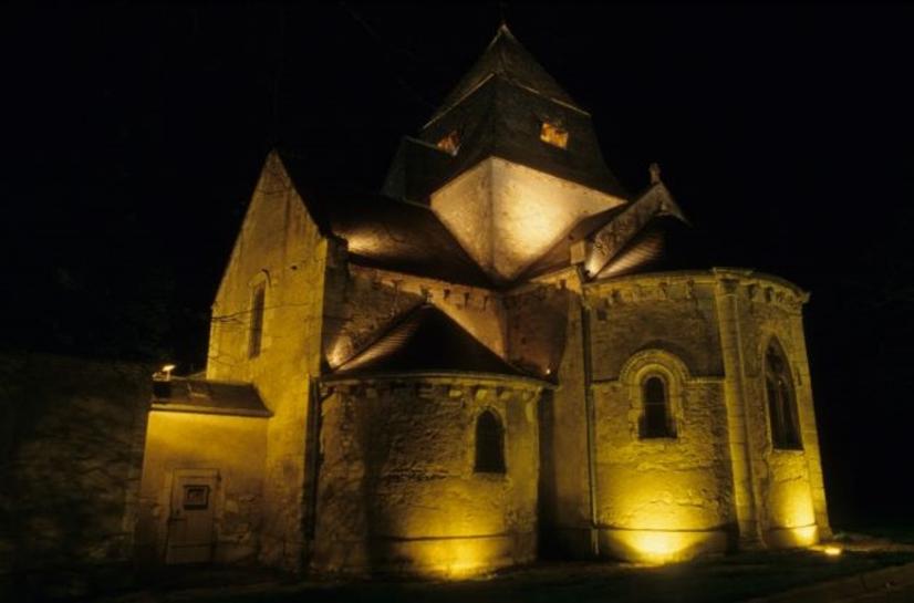 Exemple d'une église sur-éclairée © Chauve qui Peut